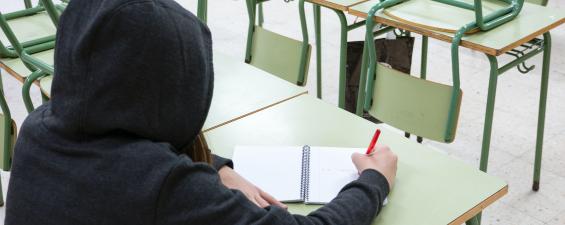 Adolescentes en clase: un desafío con recompensas a largo plazo