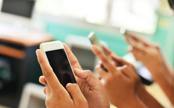 Niños y grupos de WhatsApp: ¿cuándo y cómo?