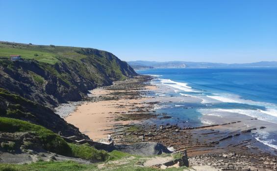 Vista general de la playa de Barrika en Bizkaia 