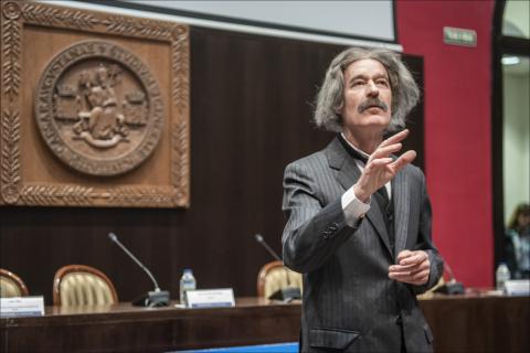 300 alumnos de Secundaria conversarán mañana con Einstein en el Paraninfo a las 11:00h 300 alumnos de Secundaria conversarán mañana con Einstein en el Paraninfo a las 11:00h